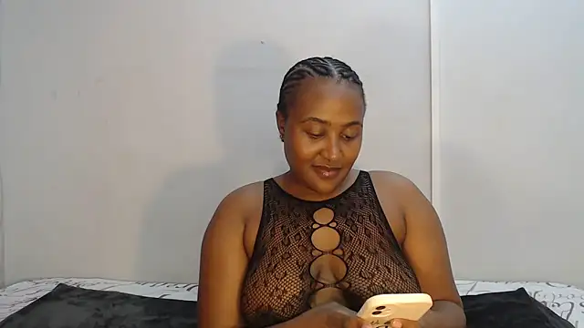 yummydoll97 online show from December 2025 06:40:01 PM