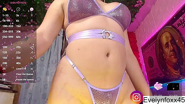 Snapshot of eve_foxx chatting on November 2025 08:34:01 PM eve foxx online show from November 2025 08:34:01 PM