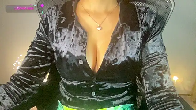 Tashaa online show from February 2025 05:26:02 PM