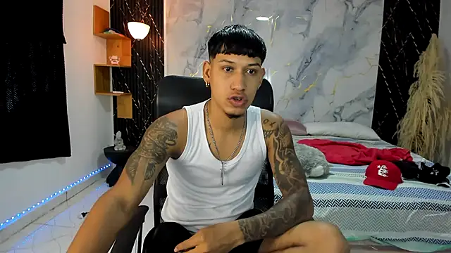 Snapshot of slim_master12 chatting on April 2026 05:32:02 PM slim master12 online show from April 2026 05:32:02 PM