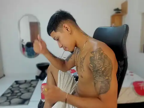 Snapshot of slim_master12 chatting on September 2025 04:02:02 AM slim master12 online show from September 2025 04:02:02 AM