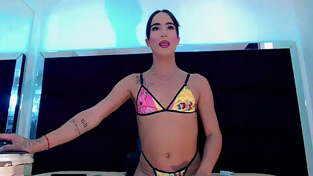 PriscilaRainbow online show from April 2026 07:00:02 PM