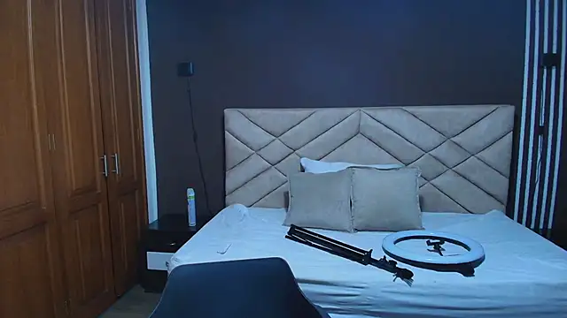 Raquel jones online show from November 2025 11:36:01 AM