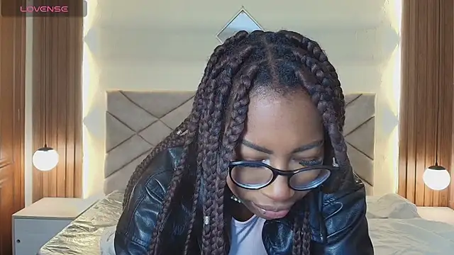 Snapshot of Raquel_jones chatting on July 2026 12:05:02 PM Raquel jones online show from July 2026 12:05:02 PM