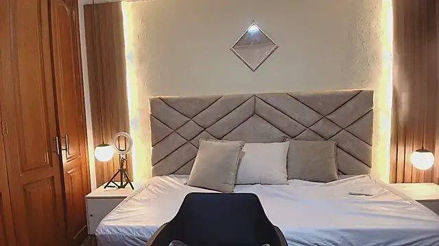 Raquel jones online show from March 2026 01:45:01 PM