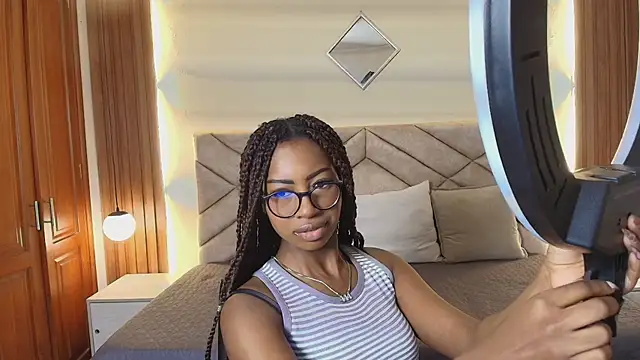 Snapshot of Raquel_jones chatting on May 2026 12:34:01 PM Raquel jones online show from May 2026 12:34:01 PM
