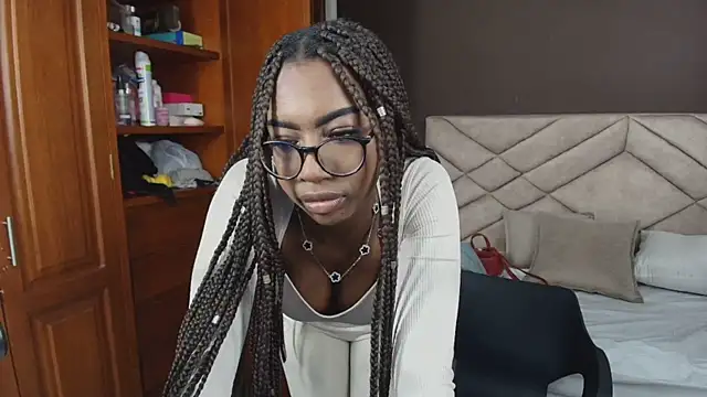 Raquel jones online show from October 2025 07:15:02 PM