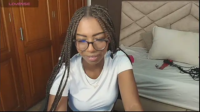 Raquel jones online show from October 2025 11:45:01 AM