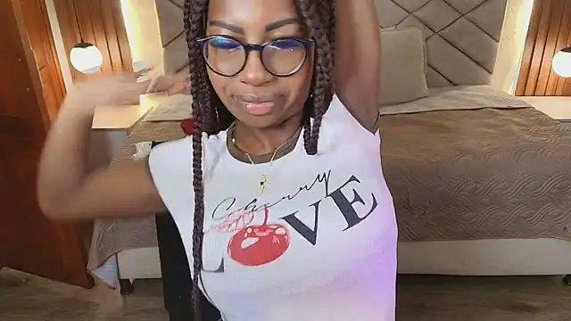 Snapshot of Raquel_jones chatting on June 2026 12:16:02 PM Raquel jones online show from June 2026 12:16:02 PM