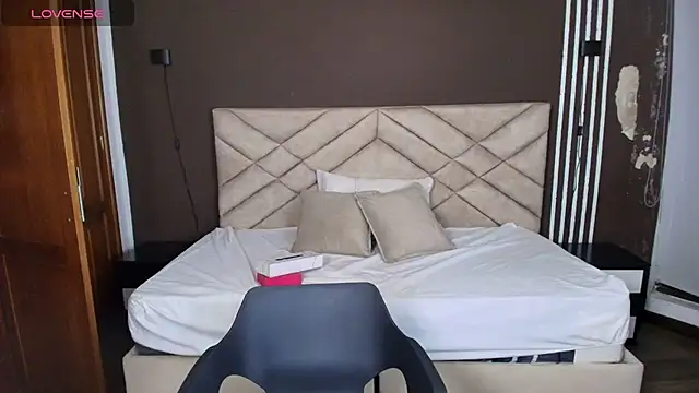 Raquel jones online show from December 2025 11:53:02 AM