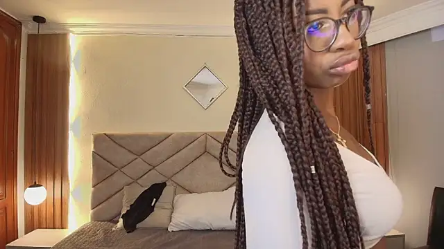 Snapshot of Raquel_jones chatting on May 2026 12:17:01 PM Raquel jones online show from May 2026 12:17:01 PM