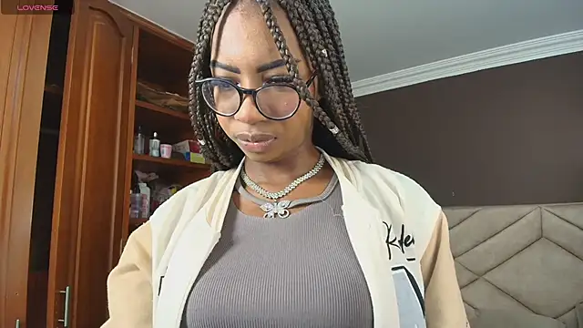 Raquel jones online show from September 2025 11:32:02 AM