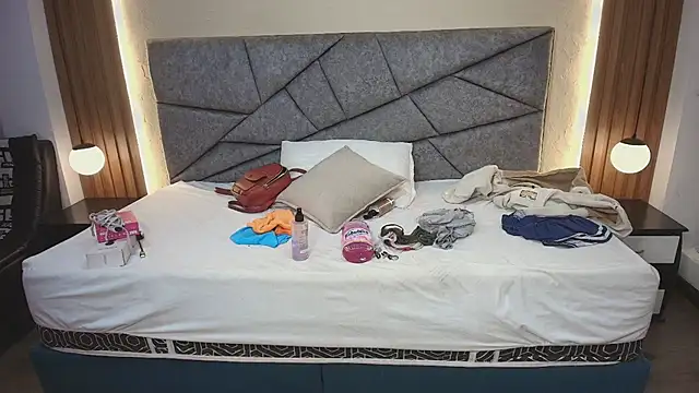 Raquel jones online show from April 2026 07:15:02 PM