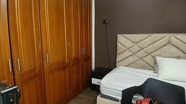 Raquel jones online show from October 2025 11:53:02 AM