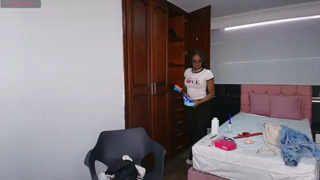 Raquel jones online show from September 2025 06:51:01 PM