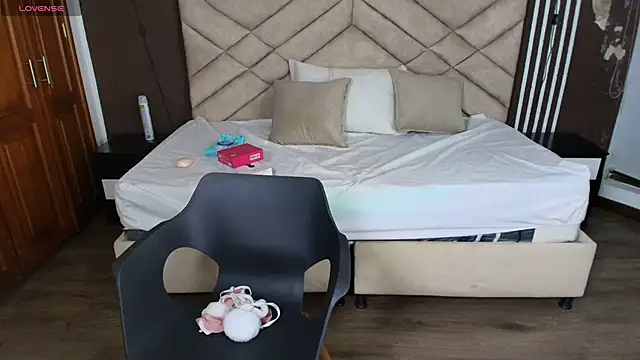 Raquel jones online show from November 2025 11:22:02 AM