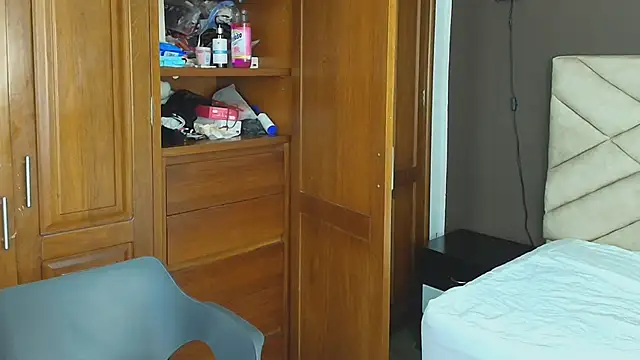 Raquel jones online show from September 2025 12:14:01 PM