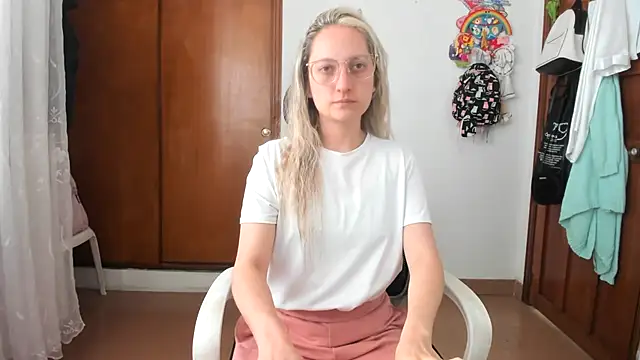 Snapshot of Adele_johnsonn1 chatting on November 2025 03:17:01 PM Adele johnsonn1 online show from November 2025 03:17:01 PM