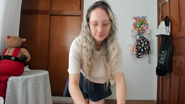 Adele johnsonn1 online show from March 2026 04:19:02 PM