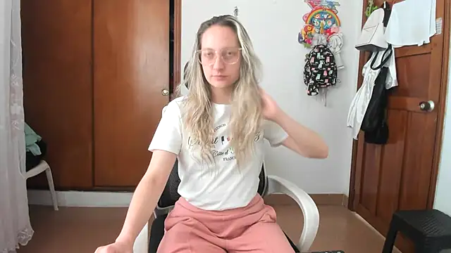 Adele johnsonn1 online show from October 2025 03:01:02 PM