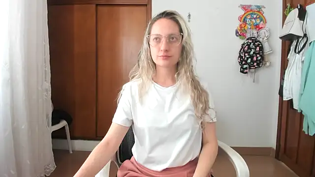 Adele johnsonn1 online show from October 2025 03:24:02 PM