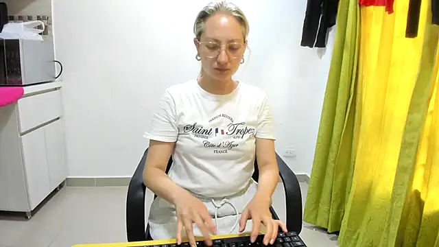 Adele johnsonn1 online show from March 2025 02:21:02 PM