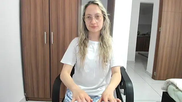Adele johnsonn1 online show from September 2025 02:37:02 PM