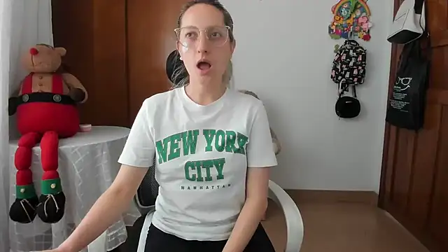 Adele johnsonn1 online show from May 2026 07:53:02 PM