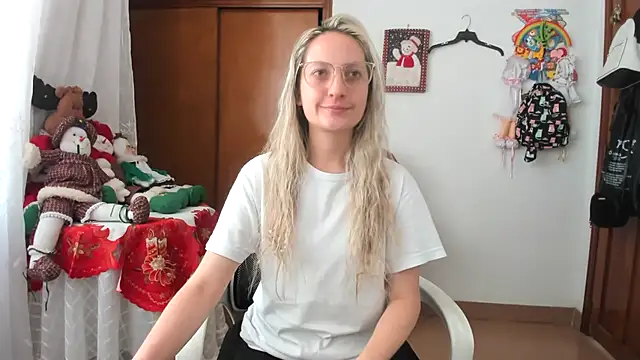 Snapshot of Adele_johnsonn1 chatting on December 2025 03:58:02 PM Adele johnsonn1 online show from December 2025 03:58:02 PM