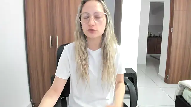 Adele johnsonn1 online show from September 2025 04:09:02 PM