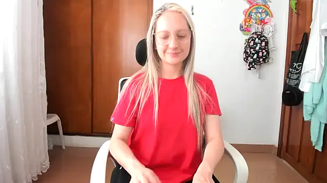 Snapshot of Adele_johnsonn1 chatting on November 2025 03:37:01 PM Adele johnsonn1 online show from November 2025 03:37:01 PM