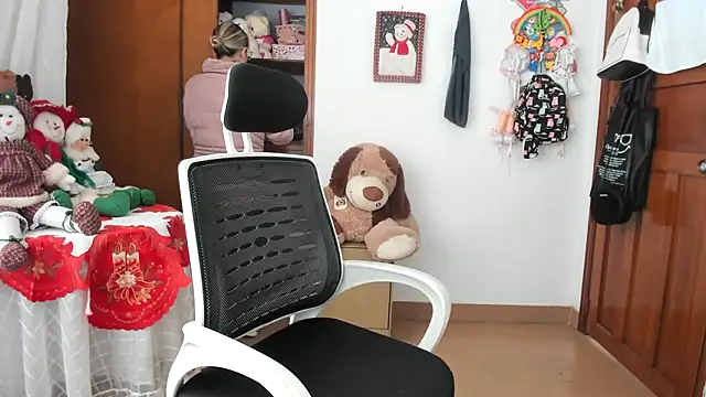 Snapshot of Adele_johnsonn1 chatting on December 2025 03:43:01 PM Adele johnsonn1 online show from December 2025 03:43:01 PM