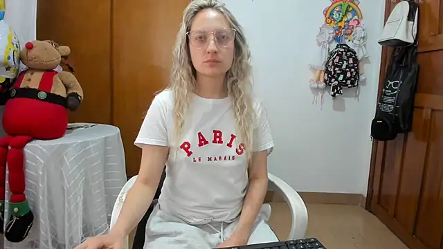 Adele johnsonn1 online show from April 2026 12:20:01 PM