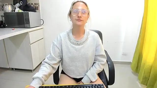 Adele johnsonn1 online show from March 2025 06:01:02 PM