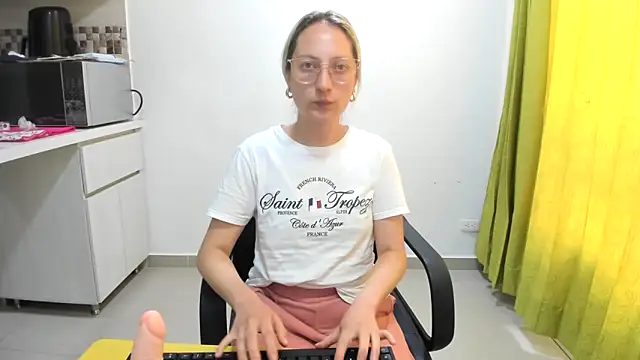 Adele johnsonn1 online show from February 2025 04:28:01 PM
