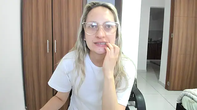 Adele johnsonn1 online show from September 2025 04:28:02 PM