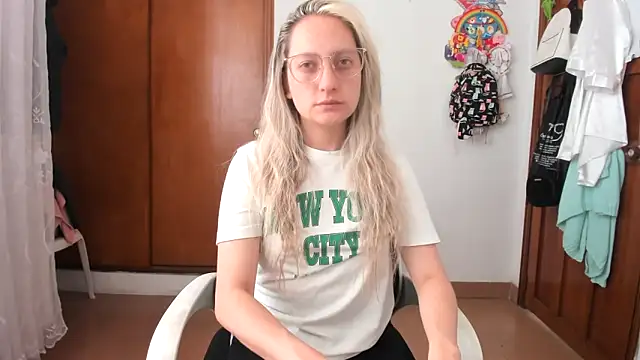 Snapshot of Adele_johnsonn1 chatting on November 2025 03:27:01 PM Adele johnsonn1 online show from November 2025 03:27:01 PM