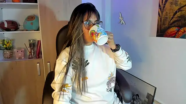 Isabellaa22 1 online show from September 2025 11:52:02 PM