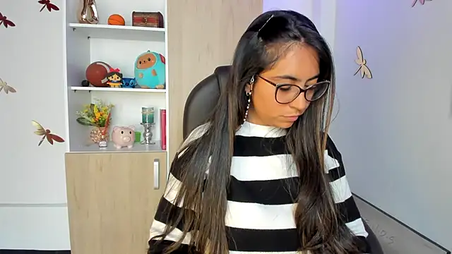 Isabellaa22 1 online show from October 2025 05:12:02 PM