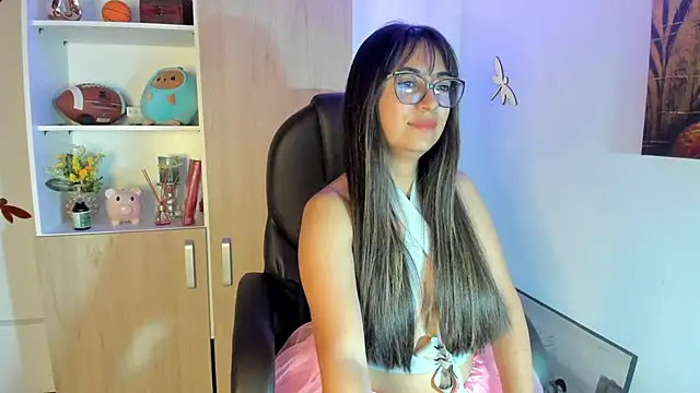 Isabellaa22 1 online show from September 2025 11:07:01 PM