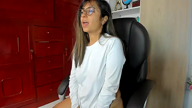 Isabellaa22 1 online show from June 2026 03:28:02 PM