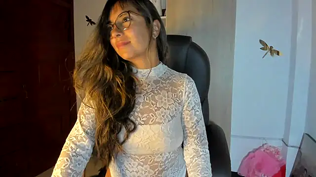 Isabellaa22 1 online show from April 2026 05:02:01 AM