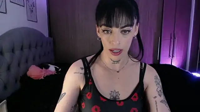 violett honney online show from April 2026 02:14:02 AM