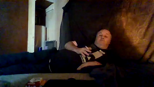 Nightshade7712 online show from December 2025 09:52:02 PM