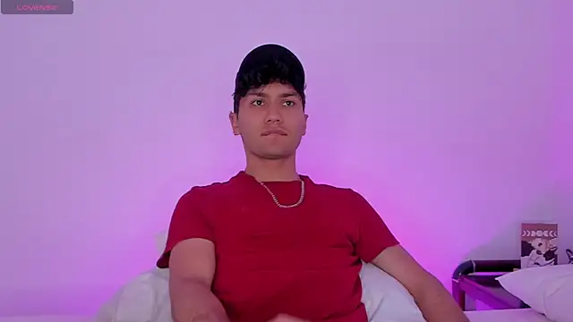 Snapshot of Valerio_James7 chatting on January 2025 06:53:02 PM Valerio James7 online show from January 2025 06:53:02 PM