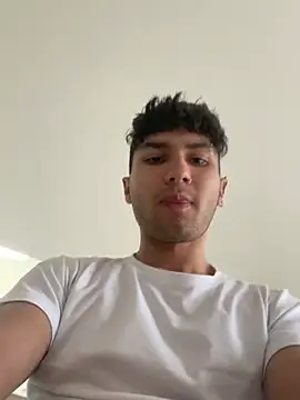 Snapshot of Valerio_James7 chatting on February 2025 09:58:02 PM Valerio James7 online show from February 2025 09:58:02 PM