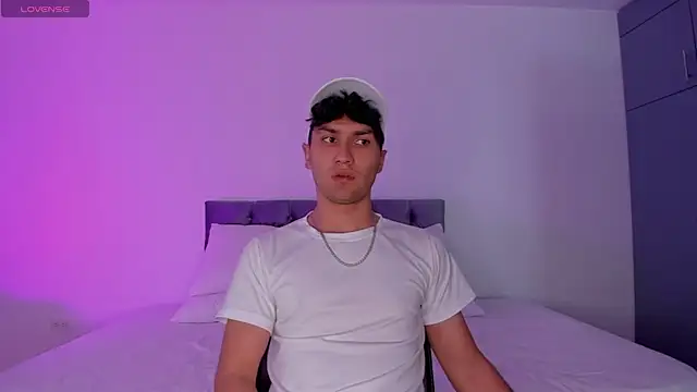 Snapshot of Valerio_James7 chatting on March 2025 07:36:01 PM Valerio James7 online show from March 2025 07:36:01 PM