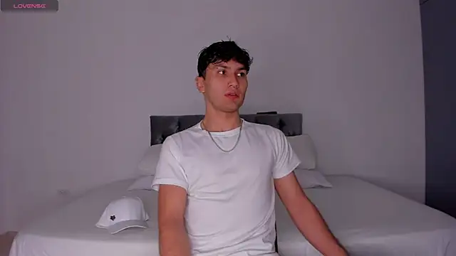 Snapshot of Valerio_James7 chatting on March 2025 11:58:01 PM Valerio James7 online show from March 2025 11:58:01 PM