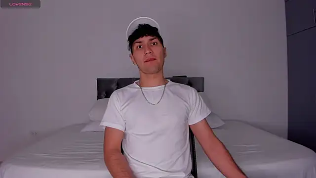 Snapshot of Valerio_James7 chatting on March 2025 03:46:02 AM Valerio James7 online show from March 2025 03:46:02 AM