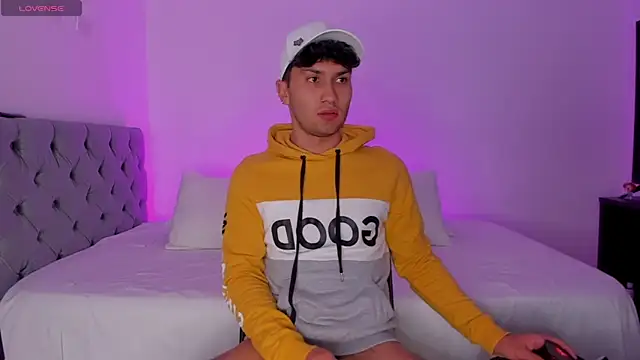 Snapshot of Valerio_James7 chatting on March 2025 04:10:01 AM Valerio James7 online show from March 2025 04:10:01 AM